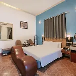 A25 Hotel - Doi Can